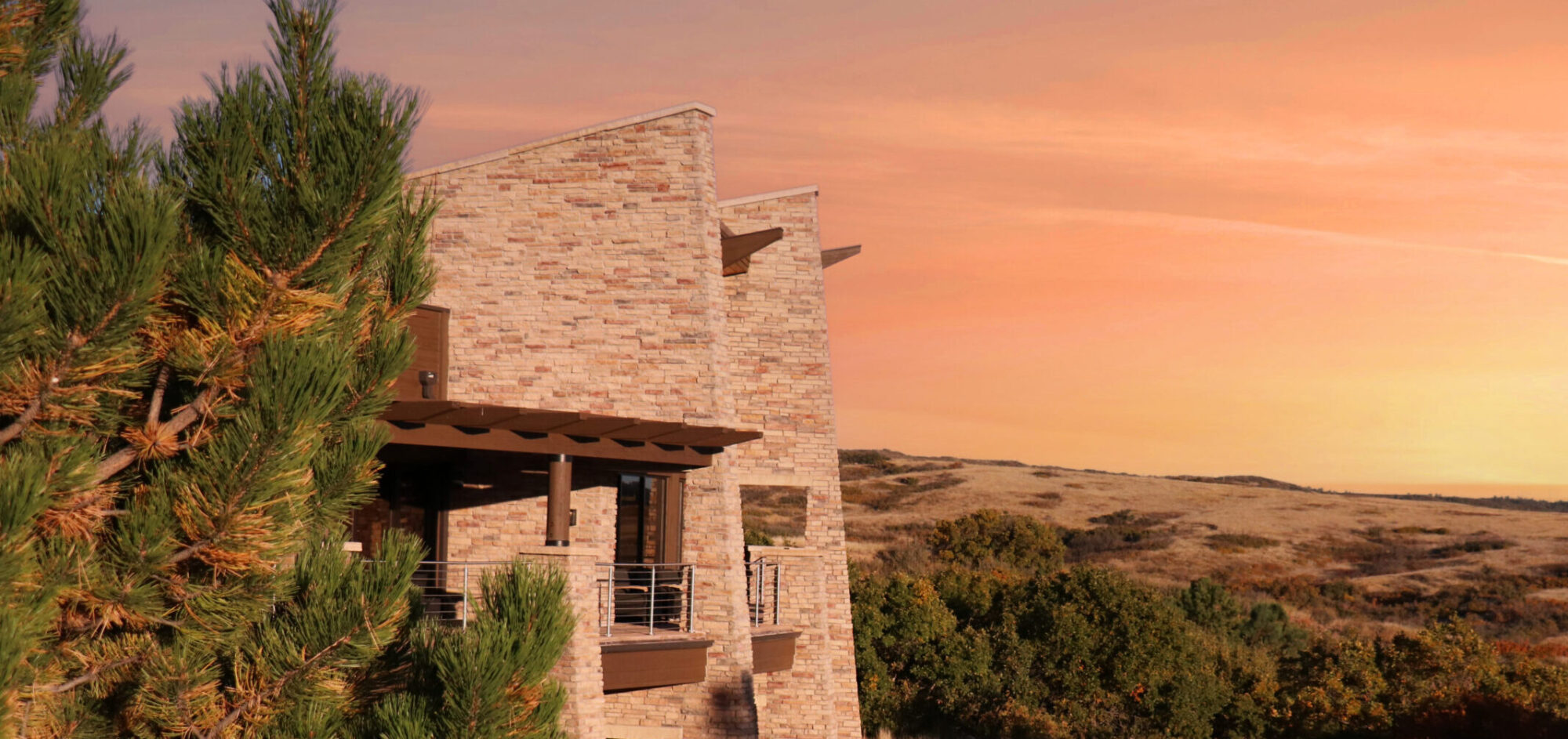 ledge stone veneer on sundial house