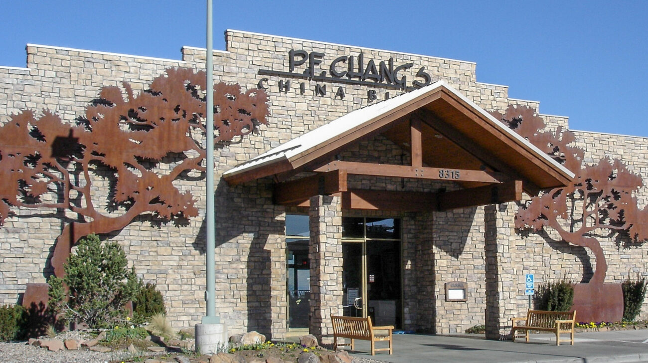 cobble stone veneer on exterior of pf chang's