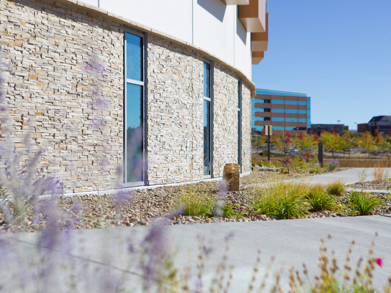 dry stack ledge on exterior of hospital