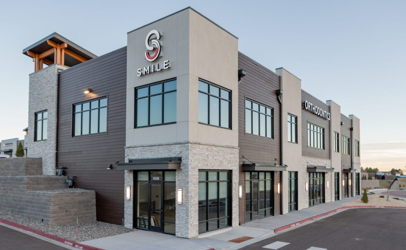 dry stack ledge on exterior of smile orthodontics building