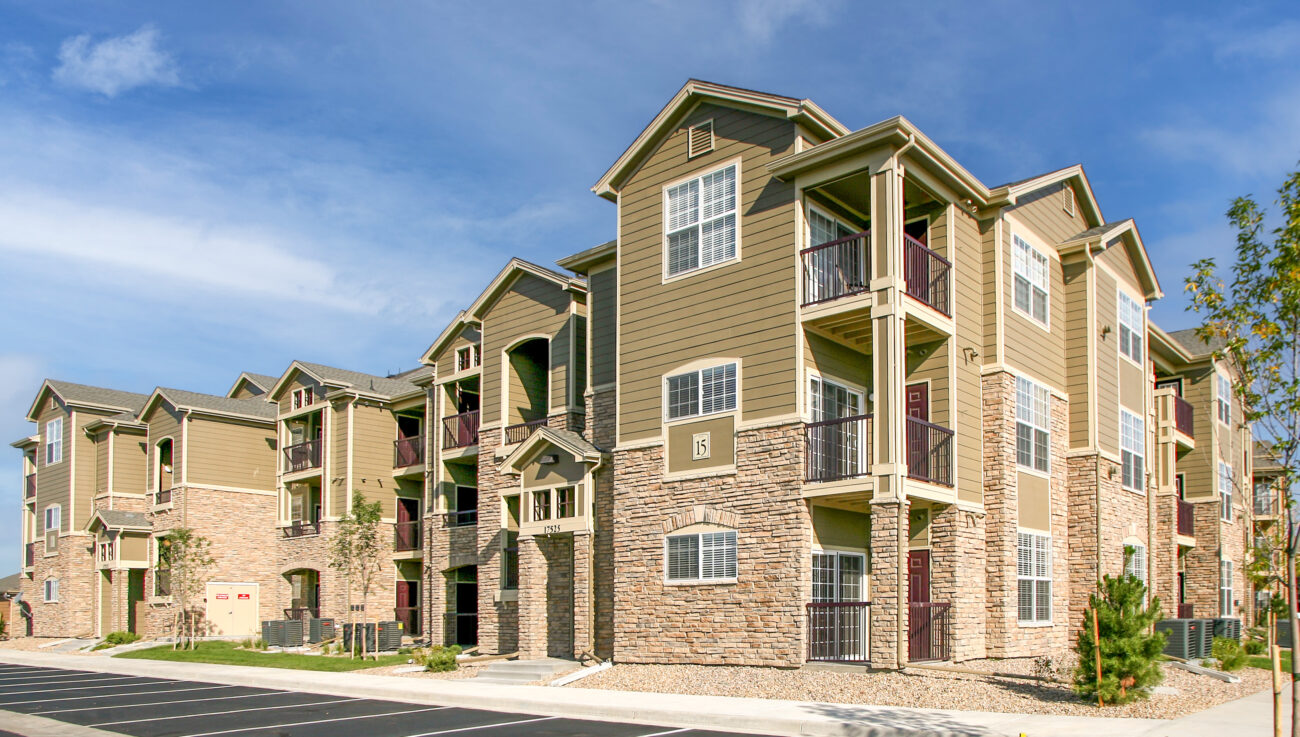 ledge stone veneer on exterior of apartment complex