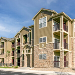 ledge stone veneer on exterior of apartment complex