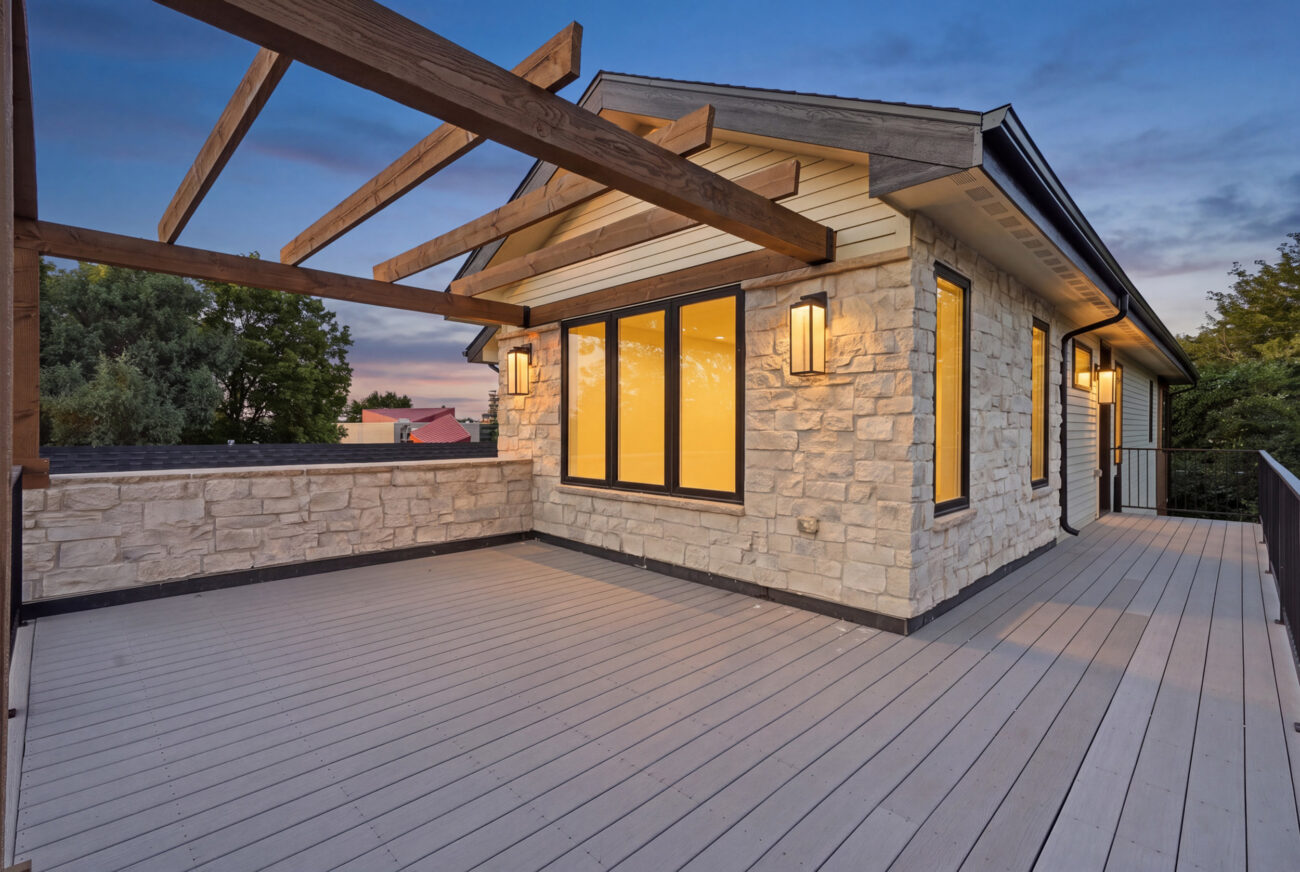marcona cobble stone veneer on home porch