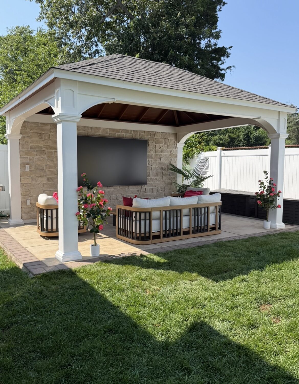 Marcona cobble on outdoor pavilion wall